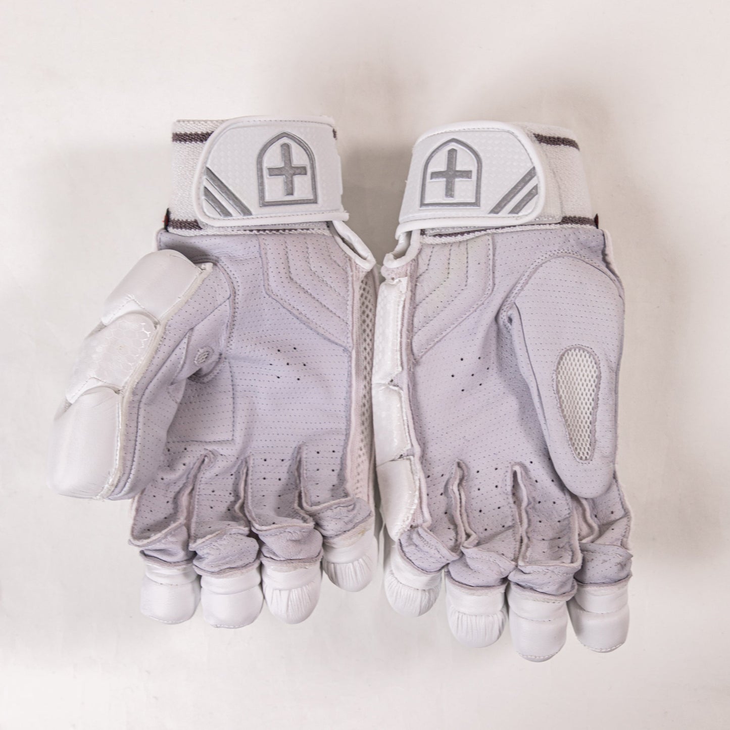 LIMITED EDITION BATTING CRICKET GLOVES